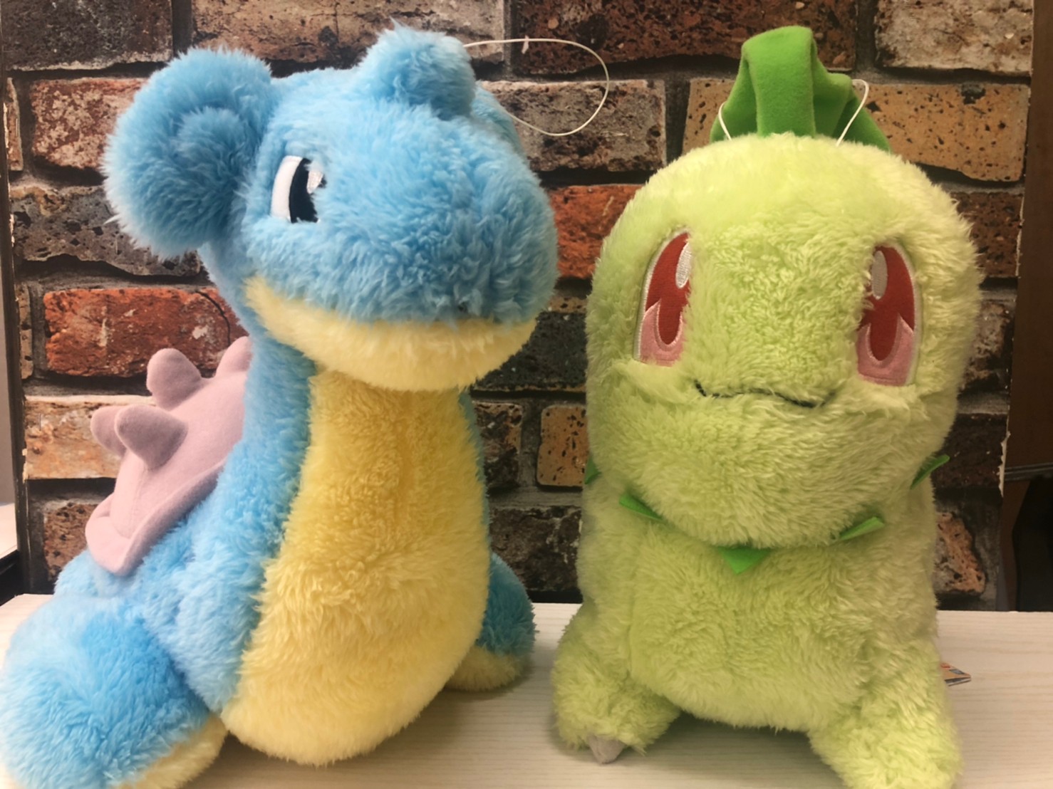 アミューズ 4 14 アミューズ入荷情報です ポケットモンスター ほっこりいやされ でっかいぬいぐるみ ラプラス チコリータ 等々 浪漫遊 金沢本店